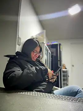 Ixchel Anaid online show from 15, 9, 2025