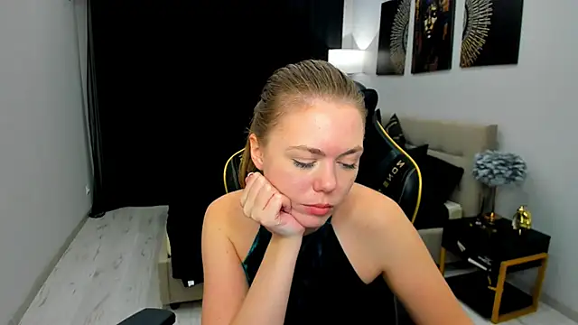 Strawberrye online show from 16, 5, 2026