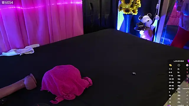 Rachellkors online show from 9, 10, 2025