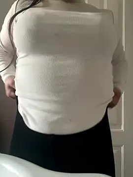 Snapshot of Aestheticsgirl chatting on 14, 1, 2026 Aestheticsgirl online show from 14, 1, 2026