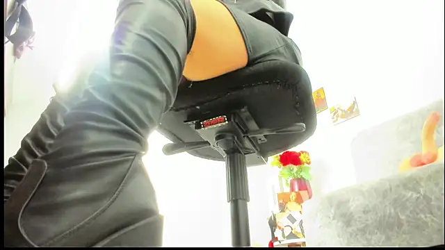 Snapshot of MIss_Kendall_ chatting on 23, 2, 2025 MIss Kendall online show from 23, 2, 2025