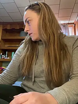 Snapshot of jaseyrae chatting on 12, 12, 2024 jaseyrae online show from 12, 12, 2024