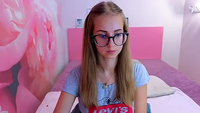 AliceAdams online show from 19, 9, 2025