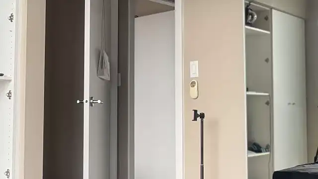 Snapshot of MikyFoxx chatting on 25, 9, 2025 MikyFoxx online show from 25, 9, 2025