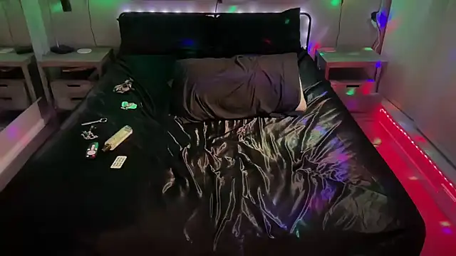 MikyFoxx online show from 5, 2, 2026