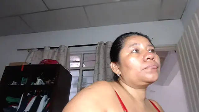 Snapshot of adrixxx38 chatting on 27, 11, 2025 adrixxx38 online show from 27, 11, 2025