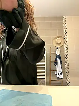 Clara-xoxo online show from 8, 1, 2026