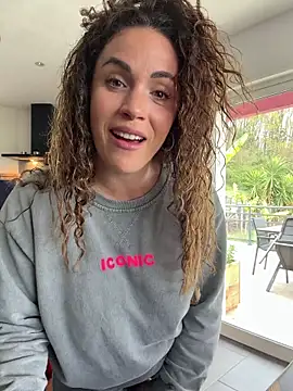 Clara-xoxo online show from 30, 3, 2026