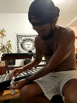 PuroMosh19 online show from 3, 11, 2025