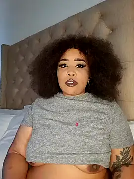 Snapshot of CAMMII_ chatting on 2, 1, 2025 CAMMII  online show from 2, 1, 2025