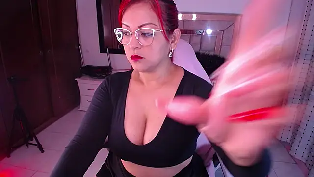 salomecastro  online show from 7, 2, 2025