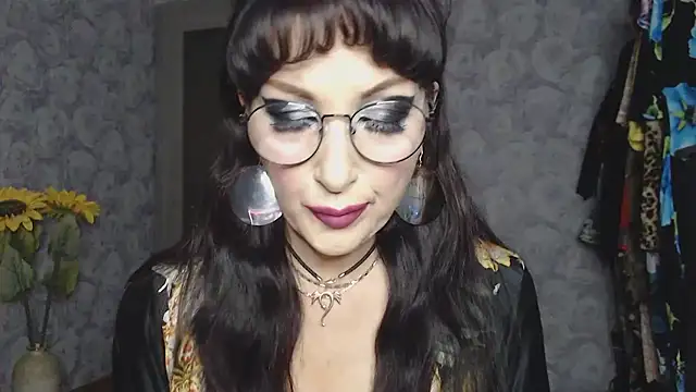 Aziza1 online show from 10, 9, 2025