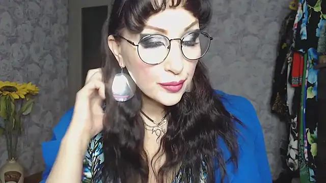 Aziza1 online show from 4, 11, 2025