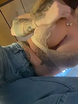 Snapshot of Etwas_neugierig chatting on 7, 2, 2025 Etwas neugierig online show from 7, 2, 2025