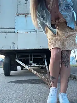 Snapshot of Etwas_neugierig chatting on 20, 3, 2025 Etwas neugierig online show from 20, 3, 2025