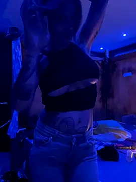 Snapshot of Etwas_neugierig chatting on 2, 10, 2025 Etwas neugierig online show from 2, 10, 2025