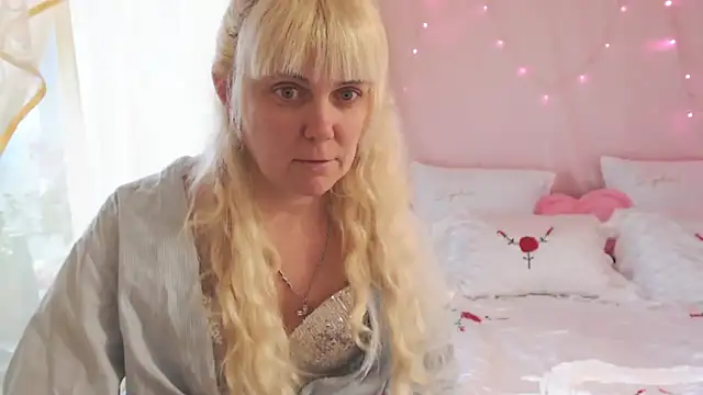 SunnySylvia online show from 21, 12, 2025