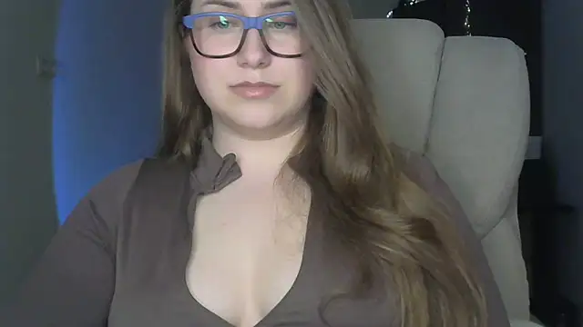 Snapshot of SeasonalSomeone chatting on 21, 4, 2026 SeasonalSomeone online show from 21, 4, 2026
