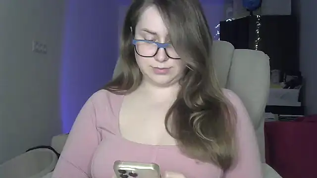 Snapshot of SeasonalSomeone chatting on 19, 5, 2026 SeasonalSomeone online show from 19, 5, 2026