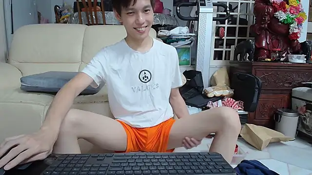 Snapshot of andrewooi chatting on 31, 12, 2024 andrewooi online show from 31, 12, 2024