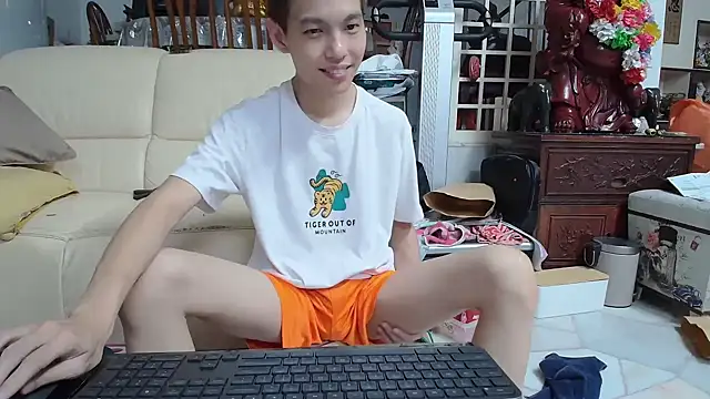 Snapshot of andrewooi chatting on 22, 1, 2025 andrewooi online show from 22, 1, 2025