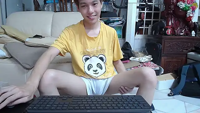 Snapshot of andrewooi chatting on 2, 3, 2025 andrewooi online show from 2, 3, 2025