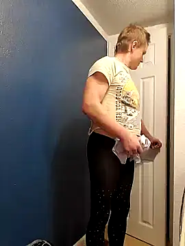 MaddyC6992 online show from 7, 1, 2025