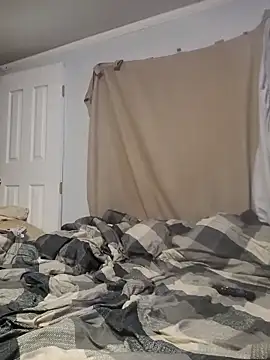 MaddyC6992 online show from 3, 10, 2025