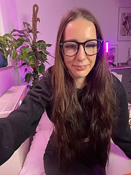 Trixie-Tainted online show from 4, 1, 2025