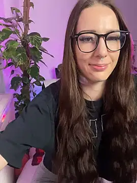 Trixie-Tainted online show from 8, 1, 2025