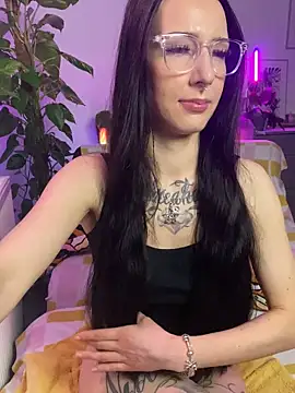 Trixie-Tainted online show from 6, 2, 2025