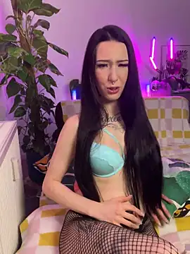 Trixie-Tainted online show from 10, 2, 2025