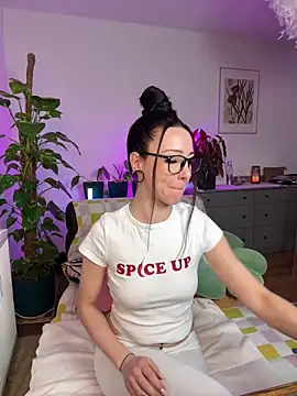 Trixie-Tainted online show from 15, 3, 2025