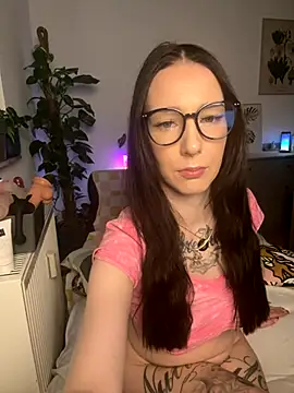 Trixie-Tainted online show from 19, 9, 2025