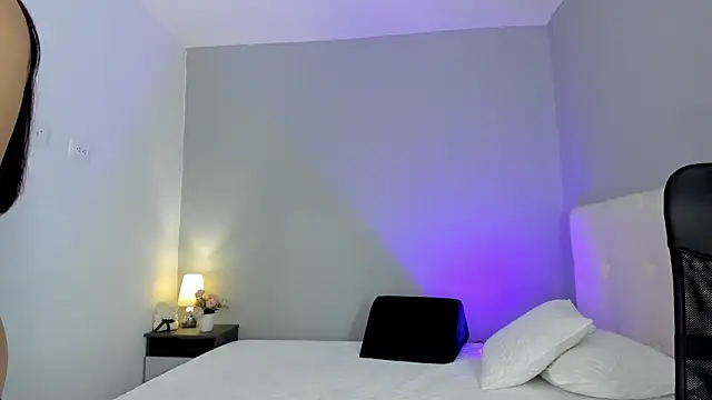 NataliaBuiles online show from 13, 3, 2025