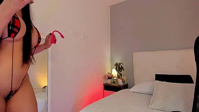 NataliaBuiles online show from 9, 10, 2025