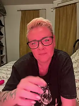 Gizzithehotone online show from 27, 2, 2026