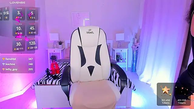 HelenaRegal online show from 1, 2, 2025