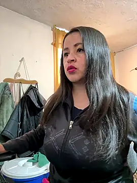 Snapshot of latinfemale chatting on 18, 12, 2025 latinfemale online show from 18, 12, 2025