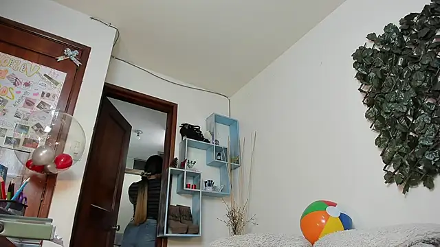 DestinyHills online show from 14, 4, 2026