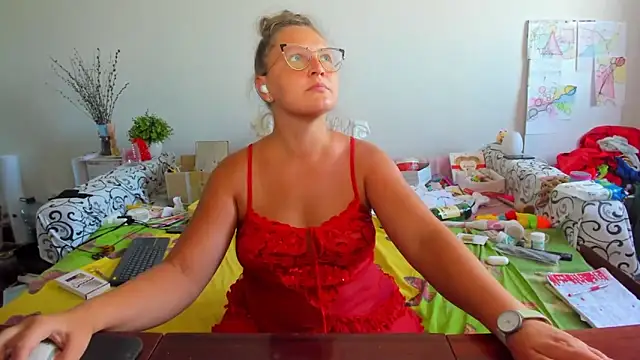 Snapshot of IamYourNarcotic chatting on 13, 9, 2025 IamYourNarcotic online show from 13, 9, 2025