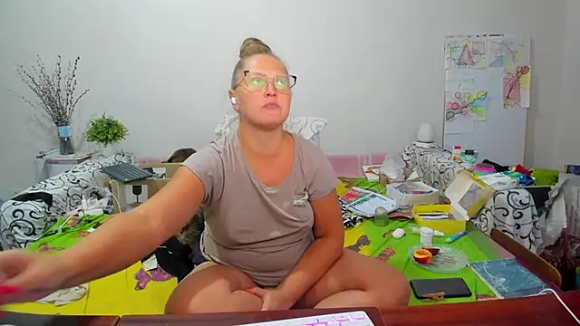 Snapshot of IamYourNarcotic chatting on 6, 10, 2025 IamYourNarcotic online show from 6, 10, 2025