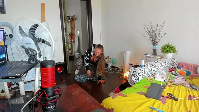 Snapshot of IamYourNarcotic chatting on 21, 10, 2025 IamYourNarcotic online show from 21, 10, 2025