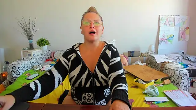 Snapshot of IamYourNarcotic chatting on 3, 11, 2025 IamYourNarcotic online show from 3, 11, 2025