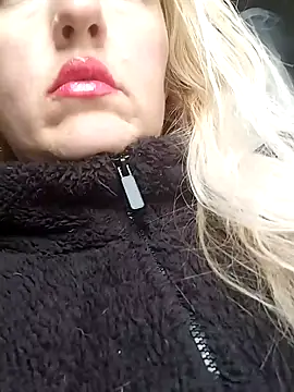 Snapshot of Mllesha74000 chatting on 10, 11, 2025 Mllesha74000 online show from 10, 11, 2025