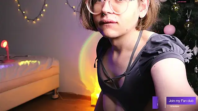 aesthetic boyy online show from 11, 12, 2024