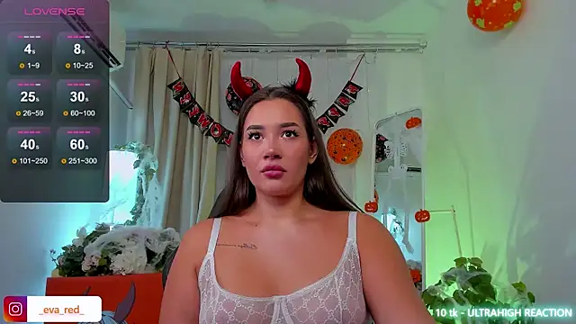 Snapshot of _Eva_Rose_ chatting on 28, 10, 2025 Eva Rose online show from 28, 10, 2025