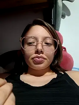 Snapshot of linda-schmidt chatting on 5, 6, 2026 linda-schmidt online show from 5, 6, 2026