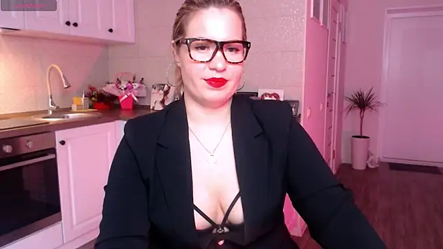 Snapshot of HotTiffani chatting on 7, 2, 2025 HotTiffani online show from 7, 2, 2025