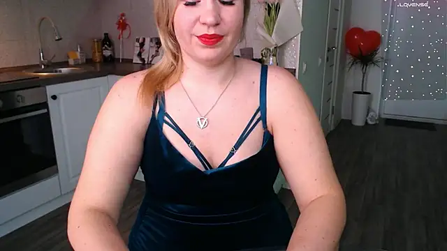Snapshot of HotTiffani chatting on 19, 2, 2025 HotTiffani online show from 19, 2, 2025